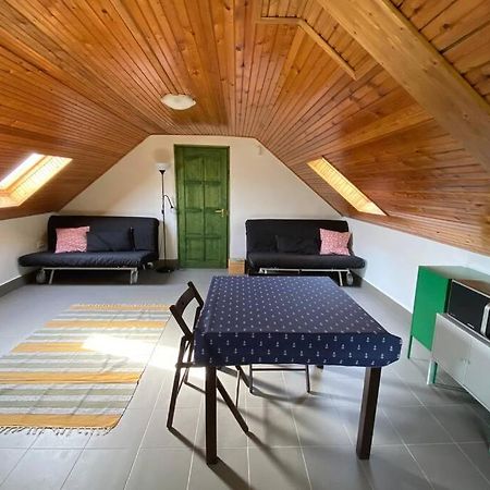 Preshaz A Hegyteton Apartment Pecsely ภายนอก รูปภาพ