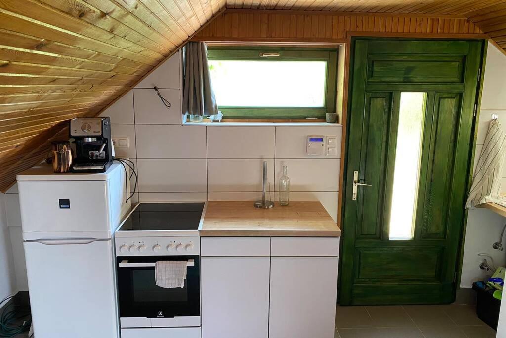 Preshaz A Hegyteton Apartment Pecsely ภายนอก รูปภาพ